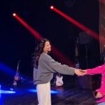 Nadya Dorofeeva Instagram - Пройшло вже 5 турових концертів і 5 meet & greet Мені дуже цікаво спостерігати за людьми, які потрапляють до нас на саундчек. Є відчуття, що побувати саме не на концерті, а на репетиції , для них більш цікаво і наче ми стаємо одразу ближчими . Бо дійсно, момент налаштування всієї команди - це наче маленьке таїнство) Люди, які приходять на meet & greet- дивовижні! Я вже багато почула історій, пов’язаних з моїми піснями, але на цьому відео - хлопець, який зробив тату з надписом «У твоїй душі» !!! На цьому історія не скінчилася. Він попросив поруч з татуюванням залишити автограф . Пройшов день і мене відмітили на фото,де на місті мого автографа - вже не ручка, а чорнила 🙀 Люди, дякую вам за ці емоції 💔 І головне, дякую за те, що робите свій вклад у допомогу нашій країні,бо зараз немає нічого важливішого . P.S нагадую, що всі гроші з meet &greet йдуть на ЗСУ . Придбати квиток саме сюди можна в шапці профілю. Шукайте своє місто і під фото концертної зали знаходите надпис «Meet &greet”