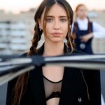 Nadya Dorofeeva Instagram - «На самоті» набирає оберти. Вона вийшла всього 10 днів тому,а в турі її співають не менше ніж «кохаю, але не зовсім» 💔🙏 Сьогодні перевіримо це ще раз в Ужгороді , а ви гортайте карусель , бо там всі образи з кліпу 🙃