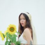 Nadya Dorofeeva Instagram - Трек «На самоті» я написала разом з моїм коханим @misha_katsurin та музичним другом @vanek.klymenko Він про кохання. І про сум. А @indy.hait переніс цей стан у відео. У кадрі – улюблений Київ , від світанку до вечора, від обріїв Троєщини до легендарного Київського велотреку. І любов, що сяє у темряві🦋 «На самоті» - вже на всіх платформах. Дякую, мої❤️ Слова – @vanek.klymenko, @nadyadorofeeva , @misha_katsurin Музика – @vanek.klymenko, @nadyadorofeeva , @misha_katsurin Produced by Ivan Klymenko & @iamditvak Arranged by Ivan Klymenko & @iamditvak Mix & Master by Stas Chornyi Produced by Raconteur @raconteur.studio Director/DOP – @indy.hait Executive Producer – @kosstar Production Manager – Mykola Poluden Art Department – @xusha_ne Stylist – @ppure_gold Stylist Assistant – @bboy.tribal Make Up Artist – @vetrova_sasha_ Casting – @rubancasting Casting Assistant – @tlagodovicht Сhoreographer – @sakalyova Dancers – @abogovid, @mariachirva_, @aaisayy, @peannchh, @olbog69, @martabula_ Location Manager – @viktorshava Gaffer – Yura Rybchenko Focuspuller – Serhii Kachura 1st AC/Loader – @kyrylo_piddubnyi 2nd AC – @kadabrick Steadycam/Quad – Anton Lukashenko Production Assistant – @kefaspart Helper – Ivan Shemelin Catering – @energy_catering Rental Company – @patriotrental VFX – @raconteur.studio Special Thanks – @dinagolubeva 🤍 @pomitni