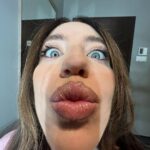 Nadya Dorofeeva Instagram - Це мої фіналісти Голосу Країни! Ви маєте сьогодні почути їх виступи🤍 Далі – важлива інфа‼️ Як проголосувати у Суперфіналі за свого улюбленого учасника: 📱Відправляйте смс за номером телефону 7576 з цифрою вашого улюбленого учасника 📞АБО телефонуйте за номером 09009000 додавши в кінці номер улюбленого учасника 📲Завантажуйте або оновлюйте медіасервіси «Київстар ТБ» та «1+1 Video». Далі заходите у розділ «Голосування» й обираєте проєкт «Голос країни-13» ⭐️Крім того, проголосувати можна, зайшовши на сторінку проєкту і вибравши дію «Прийняти участь у голосуванні». Вартість одного Суперголосу в додатках «Київстар» та «1+1 Video» - 49 гривень, що дорівнює 7 смс чи 7 телефонним дзвінкам. Кожен зможе віддати не більше 50 Суперголосів за одного учасника. Зустрічаємось о 21:00 на 1+1💫