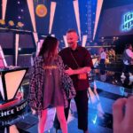 Nadya Dorofeeva Instagram - Перші два епізоди «Голосу країни-13» мають неймовірно високі рейтинги, дякую вам, що дивитесь та підтримуєте🤍 Ми всі сприймаємо цей сезон зовсім по-іншому 💔 Скоро я трохи ближче познайомлю вас з учасниками своєї команди, а поки, ділюсь з вами бекстейджем🫶🏼