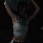 Nadya Dorofeeva Instagram - Рік «вотсапу»💔 4,2 млн стримів на Spotify, трек досі в топчарті Apple Music, понад 11 млн переглядів і неймовірна кількість ваших історій, повʼязаних з цією піснею . Рік пройшов, а меседж залишається актуальним – хай кожен почує на тому кінці слухавки відповідь, на яку так чекає..