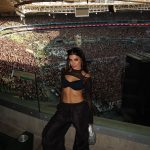 Nah Cardoso Instagram - 𝐦𝐚𝐤𝐞 𝐁𝐫𝐚𝐳𝐢𝐥 𝐞𝐦𝐨 𝐚𝐠𝐚𝐢𝐧 🖤 não é so uma fase e a gente provou ontem. @iwannabe.tour foi memorável, fui feliz demais🤘🏻🔥