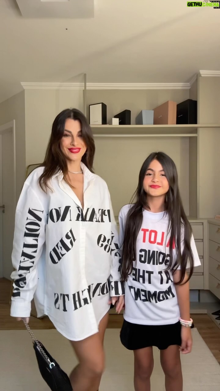 Nah Cardoso - 74.1K Likes - READY FOR U, Taylor ❤️✨ primeiro show da Alice e claro que tinha que ser comigo, a tia doida dos shows! felizzzz em proporcionar esse momento pra ela e que vamos viver isso juntinhas 🥹
#SPTSTheErasTour #SaoPauloTSTheErasTour #TSTheErasTour #theerastouroutfit