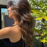 Nah Cardoso Instagram - A temporada solar vem aí, bora falar de cuidados com os cabelos? Para reparar os danos causados pelo sol, na minha rotina de verão não pode faltar a linha #AbsolutRepair de @lorealpro_education_brasil que restaura os fios instantaneamente, deixando o cabelo mais resistente, liso e brilhante. ✨ Me conta aqui quais são seus cuidados no verão! 💛 *Publi