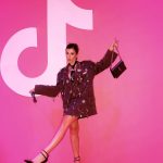 Nah Cardoso Instagram - ★🖤 𝐓𝐈𝐊𝐓𝐎𝐊 𝐀𝐖𝐀𝐑𝐃𝐒’ 𝟐𝟎𝟐𝟑 🖤★ look upcyling @collab.handmade scarpin @ferragamo beauty @euvictormotta #TikTokAwards2023 São Paulo, Brazil