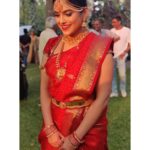 Naina Ganguly Instagram - When your heart and outfit embody pure love for traditions. ❤️