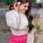 Naina Ganguly Instagram - “There are always flowers for those who want to see them.” 💗🌸