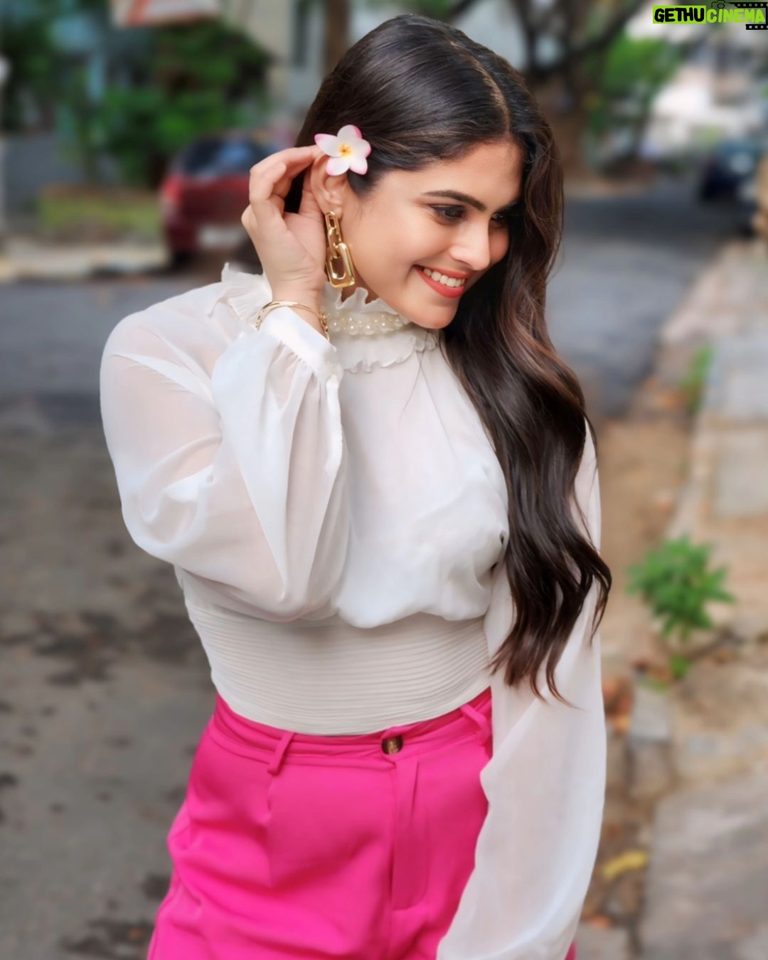 Naina Ganguly Instagram - โThere are always flowers for those who want to see them.โ ๐๐ธ