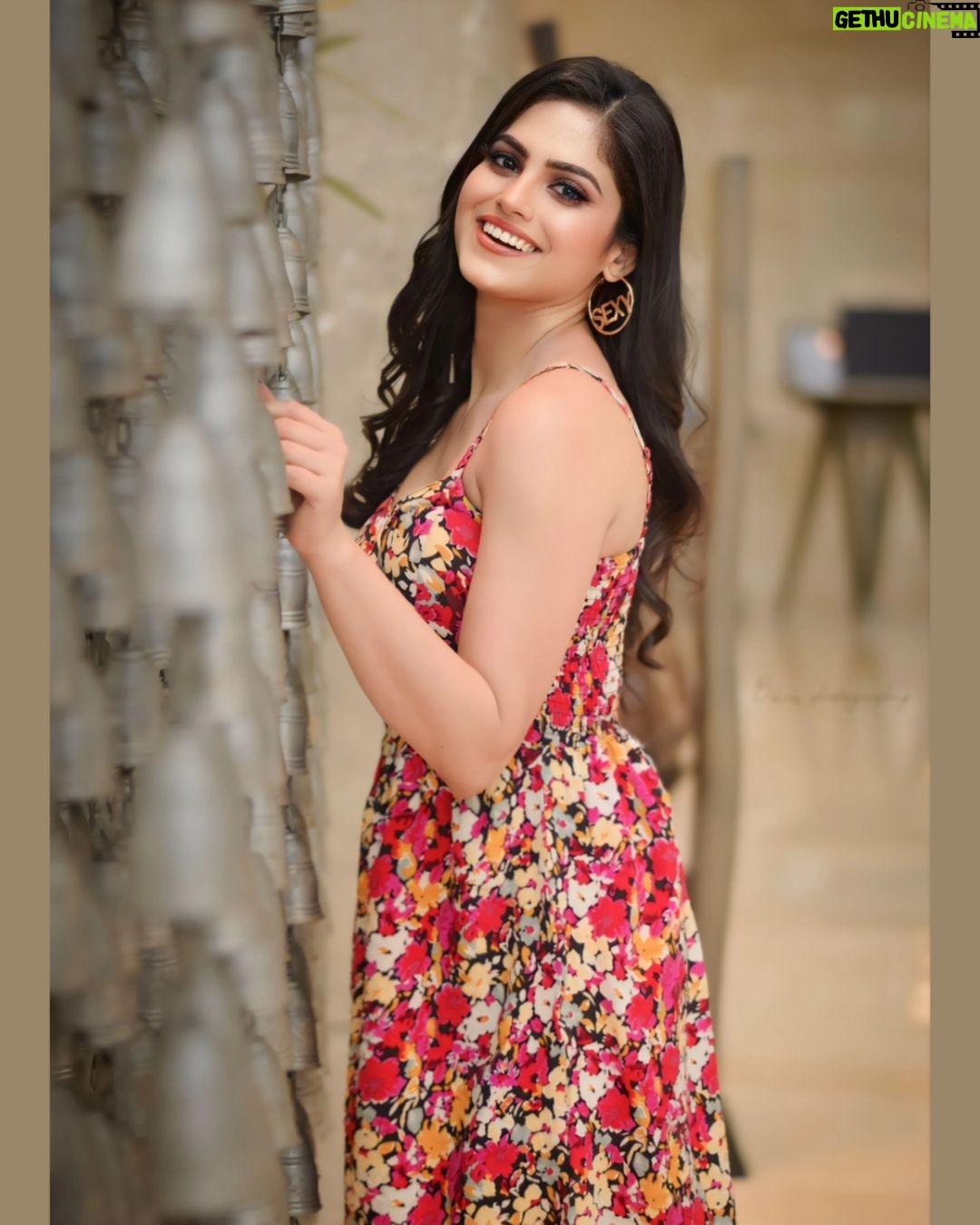 Naina Ganguly Instagram - Her smiles are magic and her eyes are a glimpses of heaven. ππΌπ