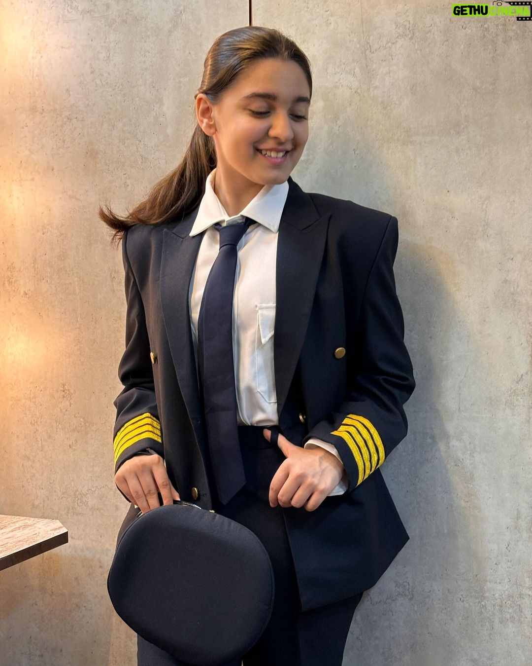 Naisha Khanna - 26.9K Likes - Pilot ban jaau kya ?π₯±π