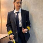 Naisha Khanna Instagram – Pilot ban jaau kya ?🥱😝