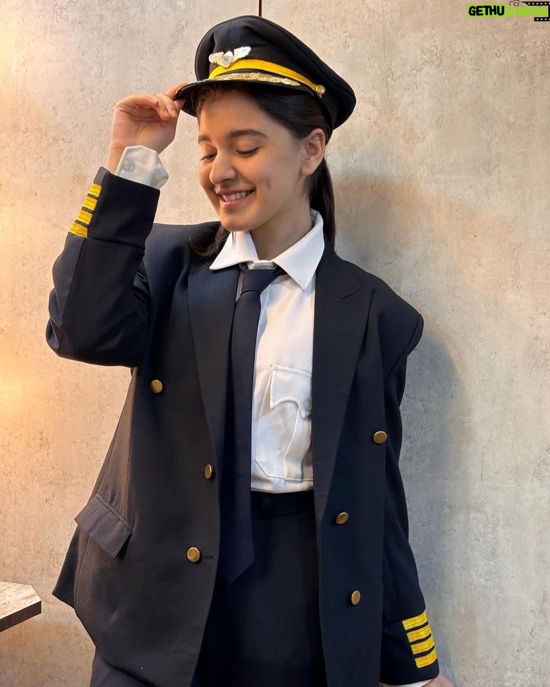 Naisha Khanna - 26.9K Likes - Pilot ban jaau kya ?π₯±π