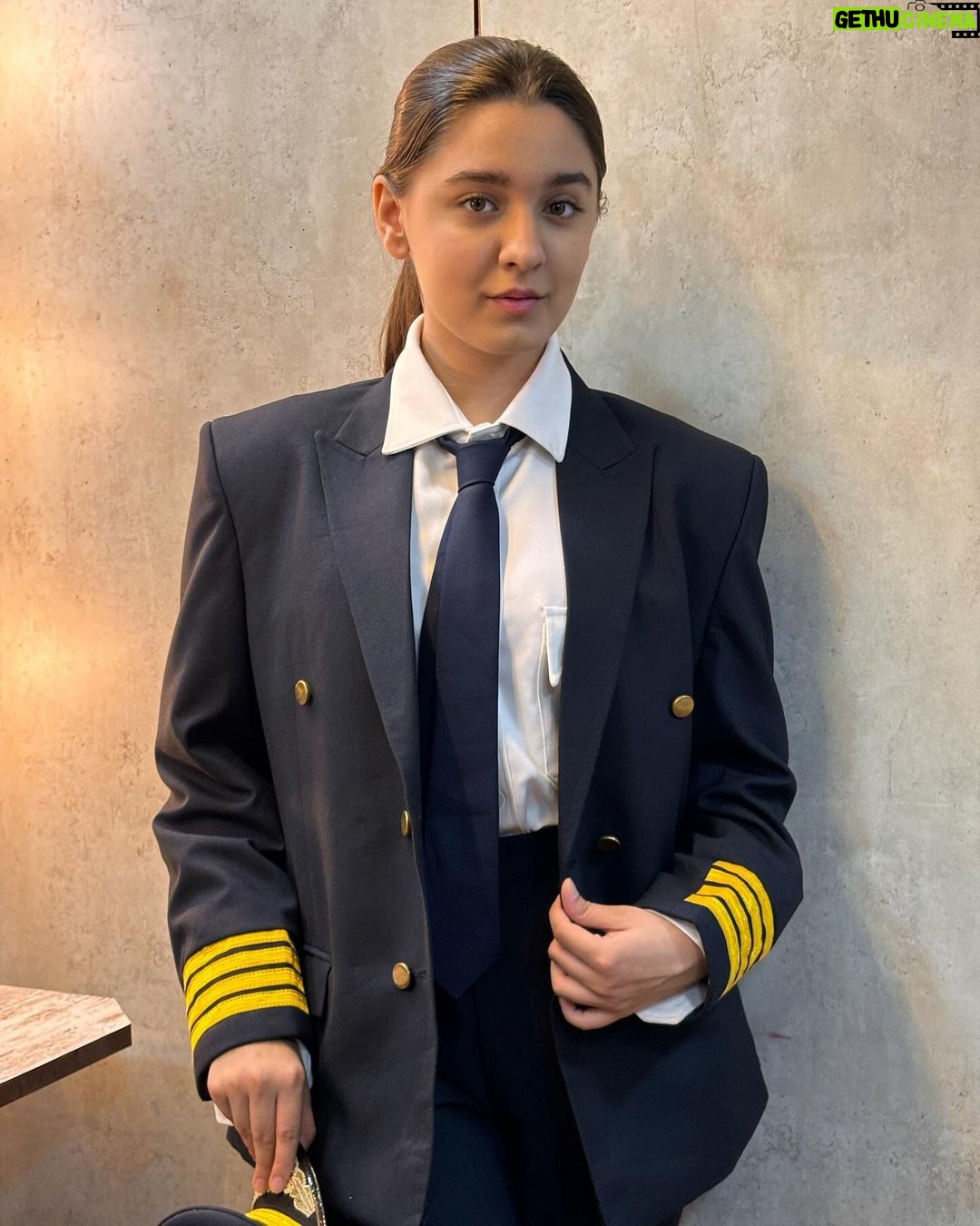 Naisha Khanna - 26.9K Likes - Pilot ban jaau kya ?π₯±π