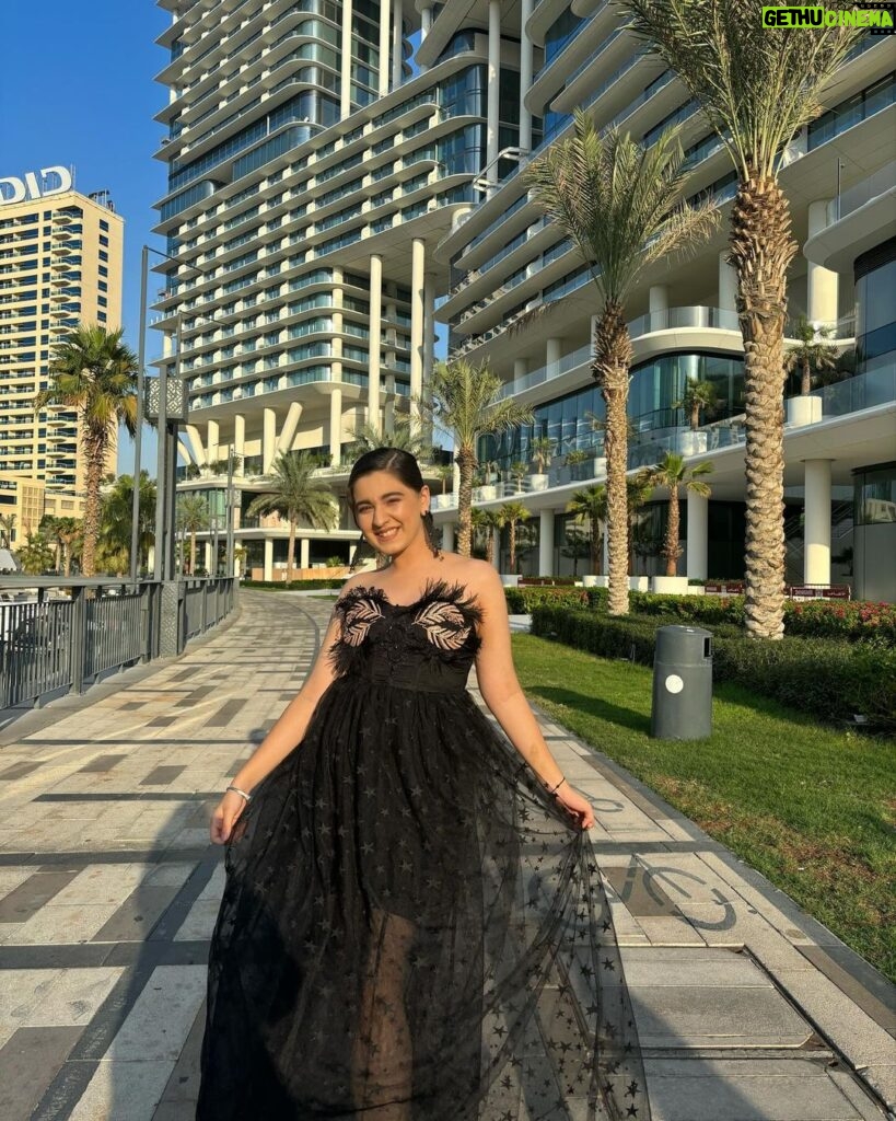 Naisha Khanna Instagram - pictures you missed from #uae 🇦🇪👀 Dubai, United Arab Emirates