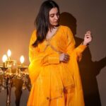 Naisha Khanna Instagram - Hellow 💛🌻 Wearing @urbanstree 📸: @s3.mumbai