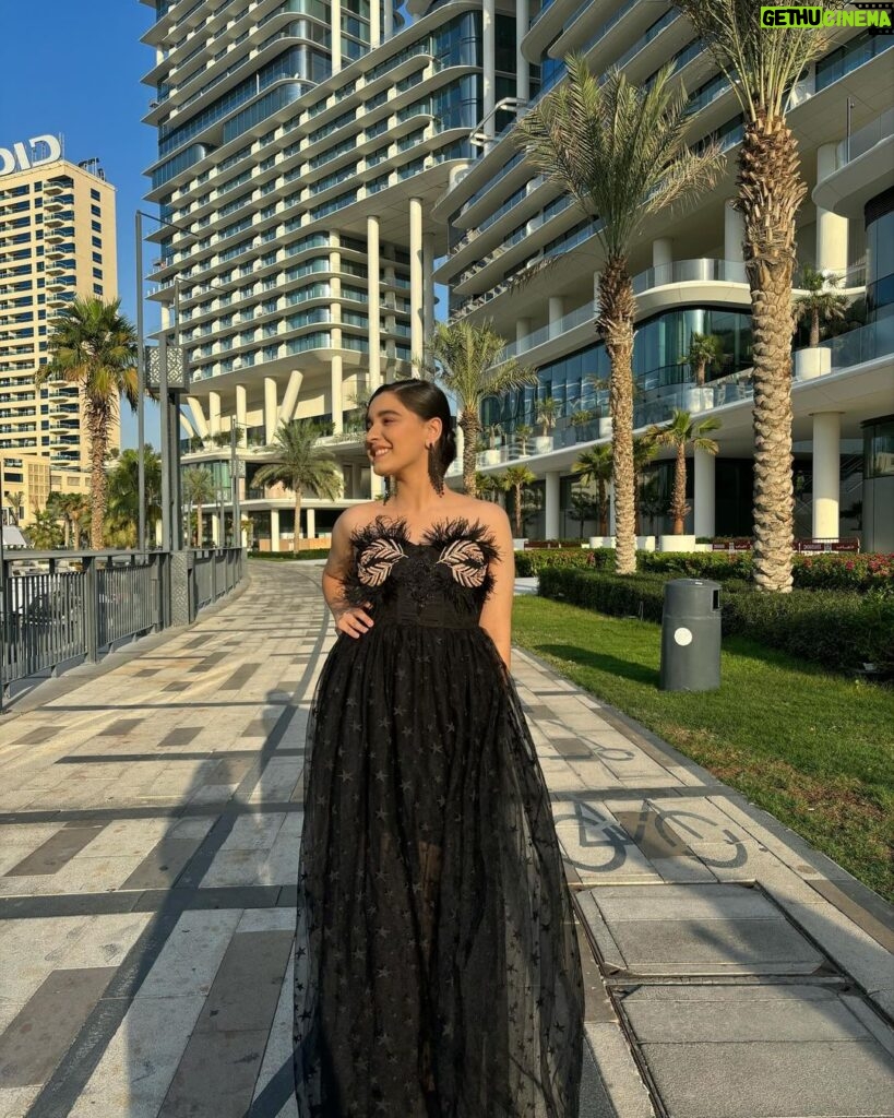 Naisha Khanna Instagram - xoxo 💋✨ Dubai, United Arab Emirates