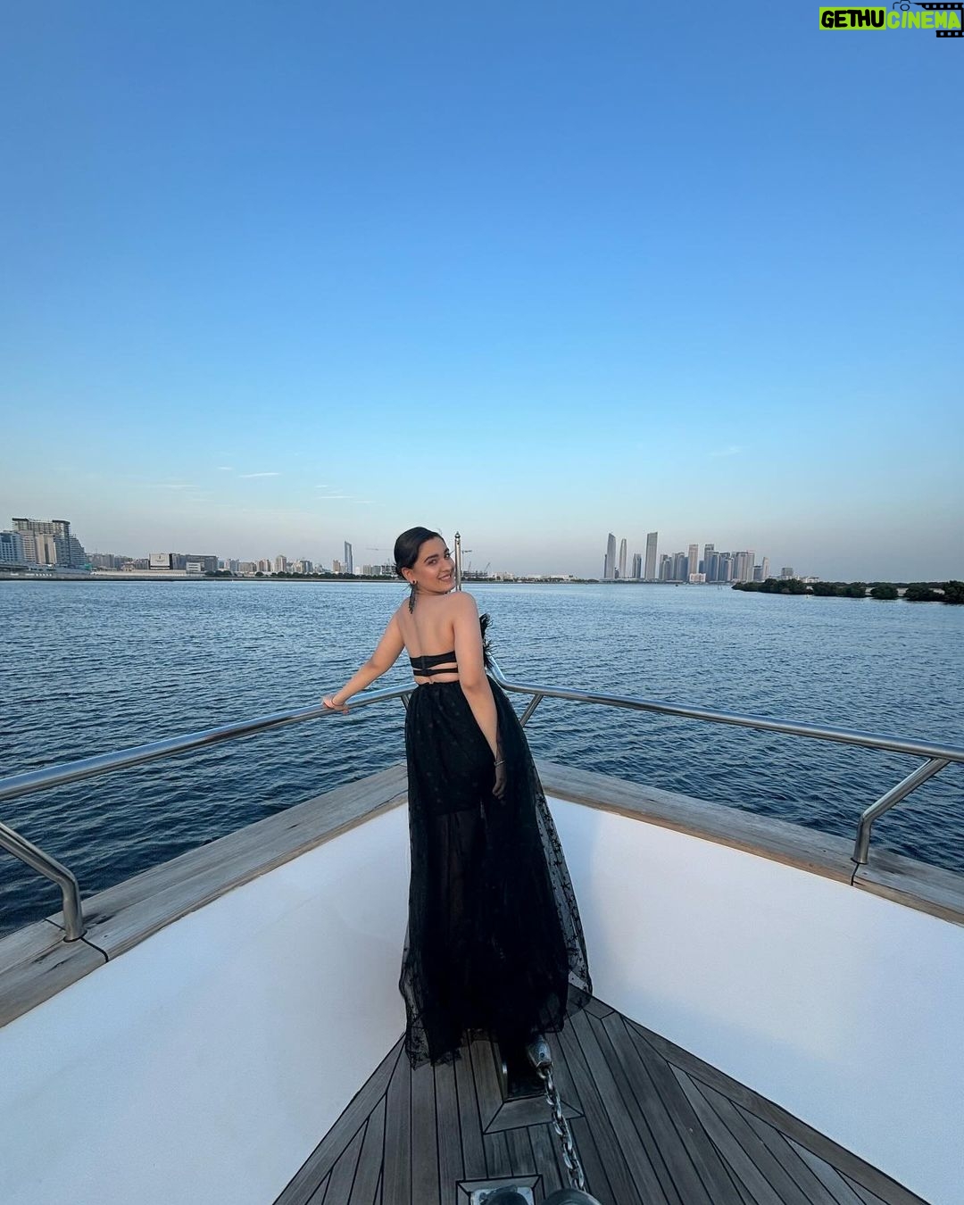 Naisha Khanna Instagram - xoxo 💋✨ Dubai, United Arab Emirates