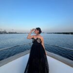 Naisha Khanna Instagram - xoxo 💋✨ Dubai, United Arab Emirates