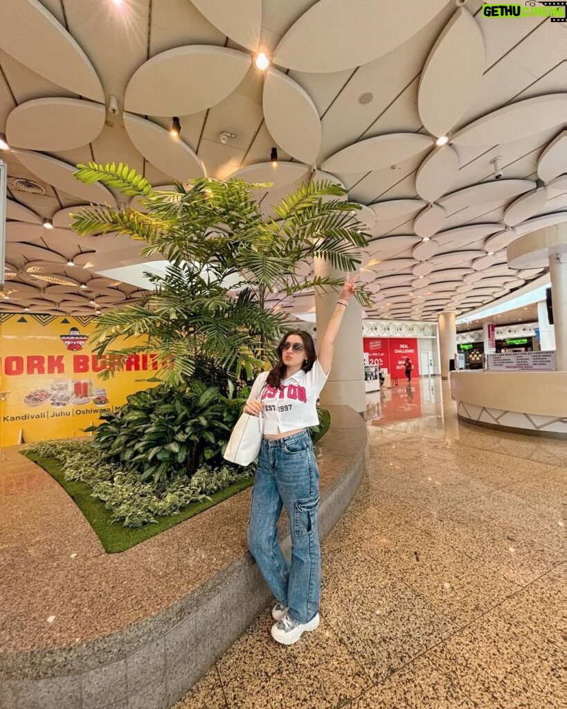 Naisha Khanna Instagram - That airport feeling>>✈💙 #airport #ootd Terminal 2, Chatrapati Shivaji International Airport, Mumbai