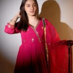 Naisha Khanna Instagram - on wednesdays we wear pink🥰💗💕 👗- @urbanstree 🎥- @s3.mumbai #traditional #ootd