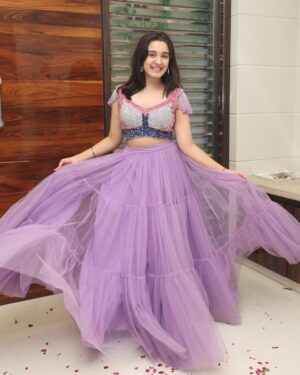 Naisha Khanna Instagram - 💗🪐🐚💌🪽

me in 5th pic: “bas hogaya” 👍🏻

👗: @the_adhya_designer 
#ootd #naishakhanna #exploreage