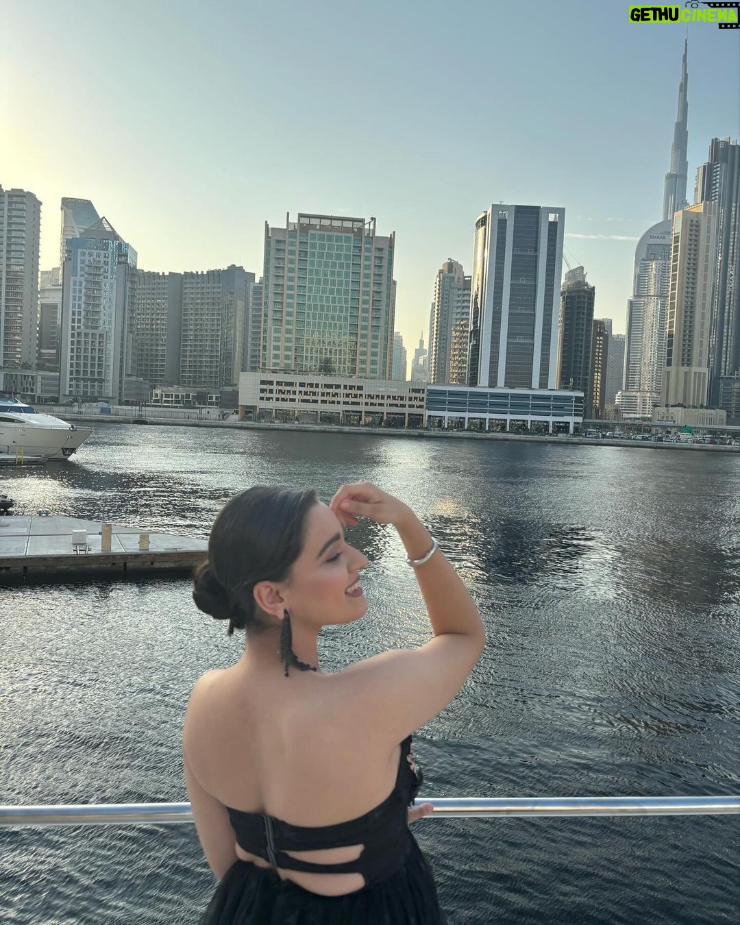 Naisha Khanna Instagram - xoxo 💋✨ Dubai, United Arab Emirates