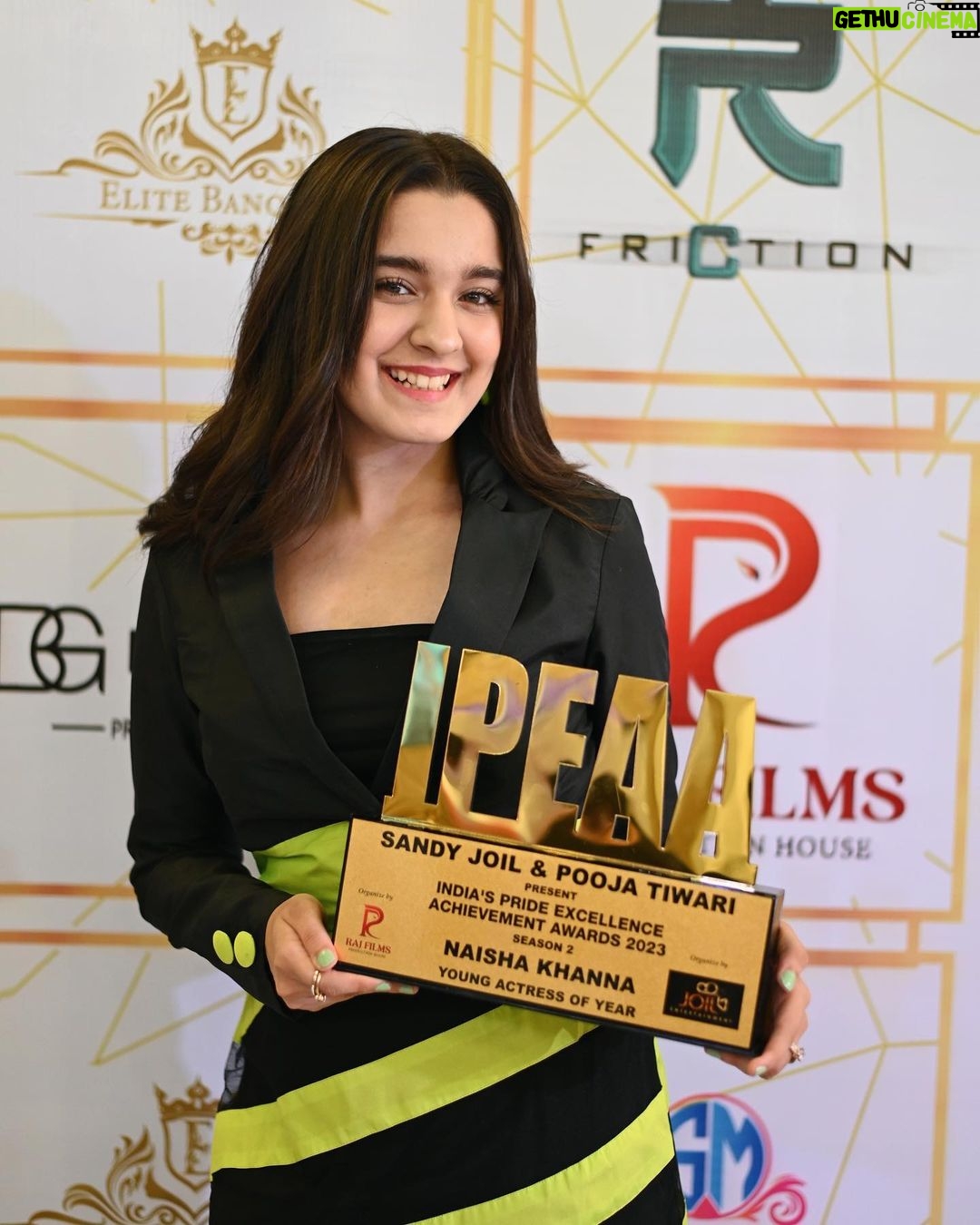 Naisha Khanna - 26.6K Likes - young actress of the yearβ€οΈ
canβt thank yβall enough :)
π: @meeamifashion
look: @debellaandbeau
πΈ: @ankitsahu8589
#fyp #collab #ootd #award #fame #outfitinspo #fashion #lookoftheday #awardwinning
congratulations @majid_khann for winning the best talent manager of the year!