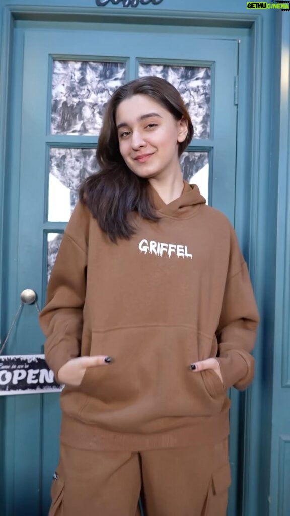 Naisha Khanna Instagram - Recent fav fits 💁🏻‍♀✨🪐 @griffelindia 🎥 team- @s3.mumbai #ootd #outfits #outfitinspo #aesthetic #outfitinspiration #griffel #style #fitcheck