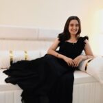 Naisha Khanna Instagram - yours 🖤 📸; @ankitsahu8589 @unreel_ank 👗: @kajodilifestyle Necklace: @deepkiran_jwellers_ #collab #ootd