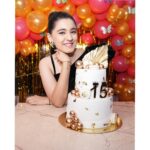 Naisha Khanna Instagram - 16.03.24🤍✨♥️ 👗- @jignachauhaan @_dipesh_ahuja___ Hair & makeup- @yashvi_makeover14 Cake 1- @heavensmumbai Cake 2- @lucibellos_caffe 📍- @purplepenguinmumbai 📸- @sagarfilms194 Purple Penguin