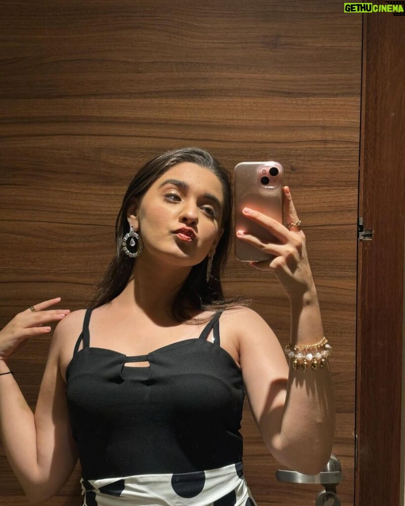 Naisha K 292