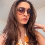 Naisha Khanna Instagram – Tumhe kaisi lagti hu?😋💛