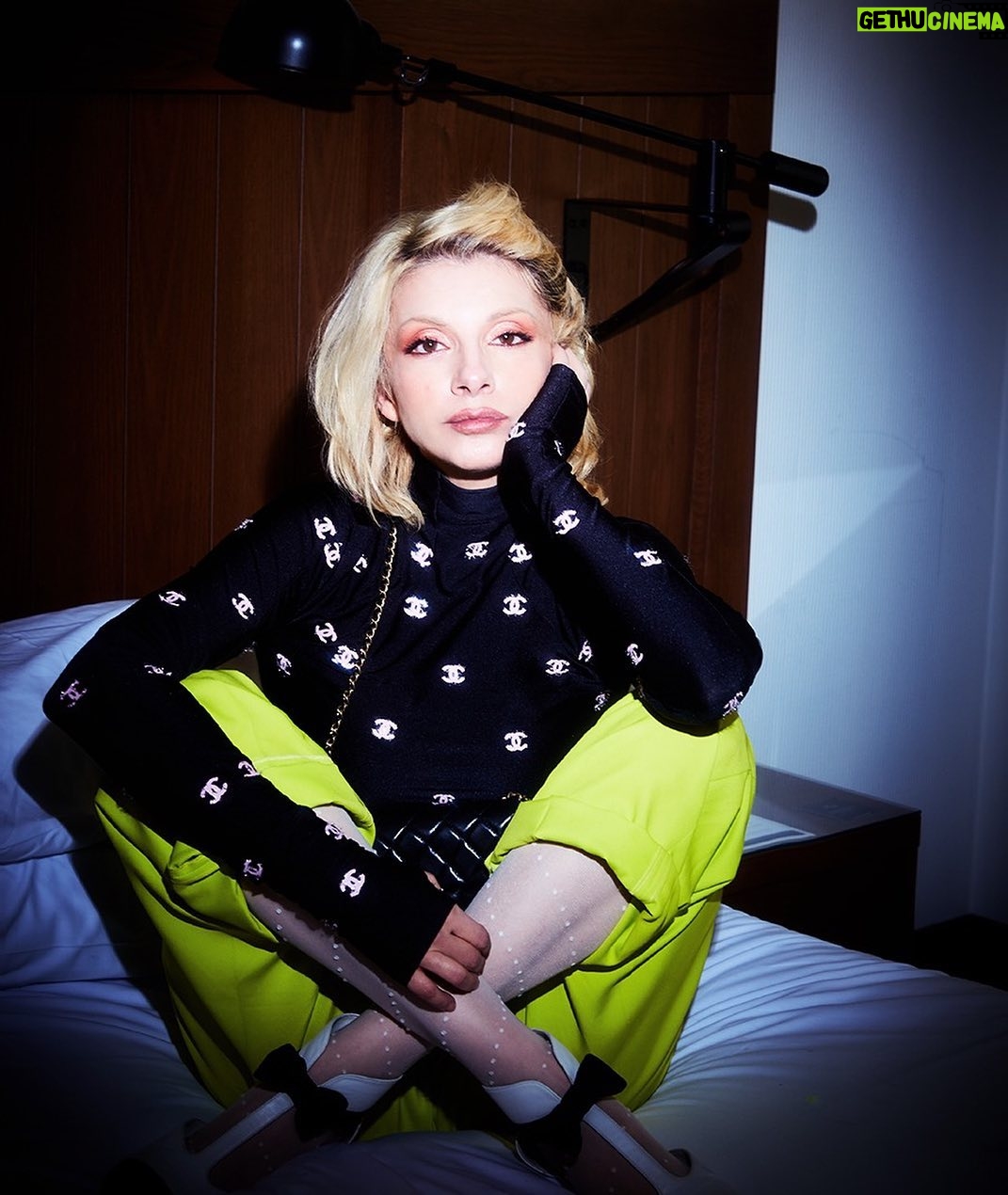 Najwa Nimri Instagram - @chanelofficial @balenciaga @sarasanchezsilos q haría sin ti @lauraalcalde_ vente a vivir a madrid !!! @albertosaguar 🤫🤫…