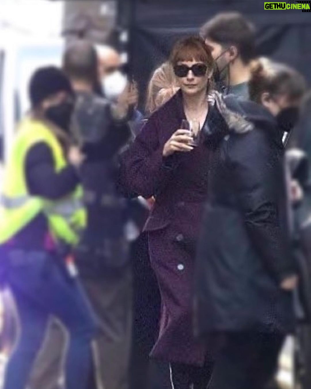 Najwa Nimri Instagram - #paparazzi @lacasadepapel @vancouvermediaproducciones @netflixes #aliciasierra