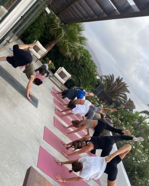 Najwa Nimri Instagram - Amigos del alma #familia @teo.mazore ,Cristina, Lucas,jorge ,candela,bruno,Alejandro #AMA ,Ana ,Violeta, Greta, Álex ,Julia, alma @agustin_alberdi (fotografo),silvana ,Ceferino, Camelia,Lucía, César, Lola , Martín, Diego y @carlosdorrego por muchas más ….os quiero