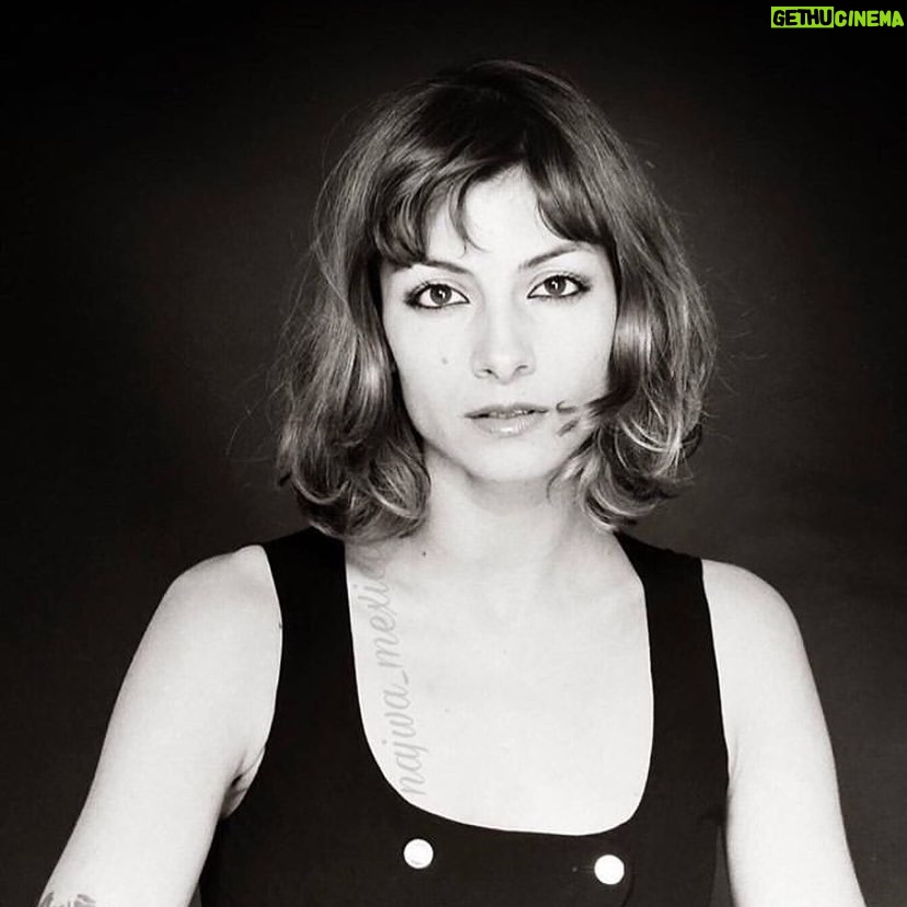 Najwa Nimri Instagram - ....#ANTESDECONVERTIRMENELFO #ERAMARIPOSA