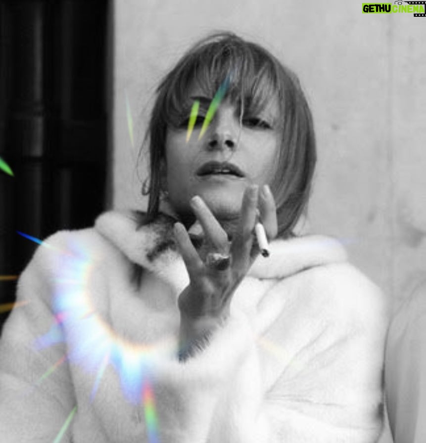 Najwa Nimri Instagram - @loewe ...hace unos años cuando fumaba malboro...