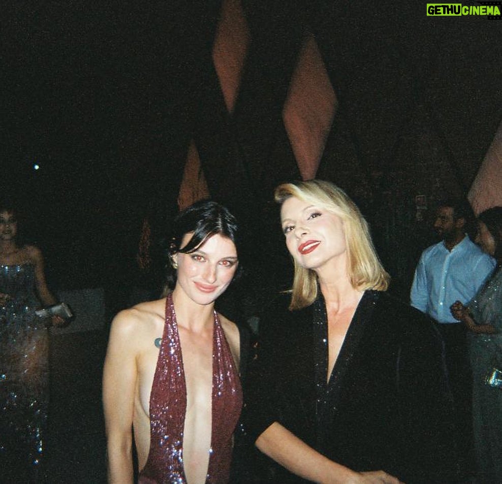 Najwa Nimri Instagram - #venezia @giorgioarmani 💋💋💋@lorena.marinoni @a6cinema @pablomaciasr ……. Fotos @teomnimri 💞💞💞
