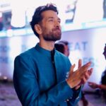 Nakuul Mehta Instagram - Beautiful day hosting over 20,000 young minds & some phenomenal industry giants & honourable armed forces chiefs at my favourite @iimunofficial VADODRA Conclave @paruluniversity Also another day spent in the company of my brah-man @rishabhshah2012 marvelling at the wonderful eco system he has built for young India! Whatta guy 🔥 Thank you @guneetmonga & @larabhupathi for sharing deeply and from the heart. To my champion @aahanakumra for making this a breeze! And to the young leaders at IIMUN who do behind the scenes better than most professionally run units. Always in awe :) Grazie @iammeetmb 📽️