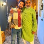 Nakuul Mehta Instagram – For any 90s kid who grew up on Indian television, the man to my left was the guy to watch out for! His electric presence, frenetic energy and full bodied acting chops always had me in awe. 

I got a chance to play his on screen son on 2 seasons of a lovely show we made pre & post pandemic, ‘Never Kiss Your Best Friend’ and therein I had my moment with my TV hero. Vividly recall shooting a pretty sensitive scene with him & my reel mother where his contribution was limited to reacting to the drama between the mother and the son . For some reason we kept taking multiple chops at the scene but at every point he kept coming back to me and whispered words of encouragement in my ear. He was clued in, his energies goading you to do better and always a pat on the back & good word for what we did!

Our last scene together was from S2 where we shot a very sensitively written scene of an estranged son trying to have a conversation with his widowed father and it felt so real and beautiful and it flowed. We finished the scene, took this picture you see right now and then he embraced me and this time it wasn’t a whisper but in his full blooded voice told me that he was proud of me and that I reminded him of his younger days! We promised to keep in touch. I probably ran into him at an awards function last and that’s that. Woke up to the news of his passing away this morning!

I know he gave me great joy as an audience and then he gave me us some more whilst sharing a set with him. Go well, Ritu Sir 💔🙏🏻