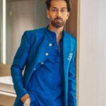 Nakuul Mehta Instagram – Ready to VADODRA 🥣🩵💙
At the 2nd IIMUN Championship

.
.

पोशाक @muksweta 
स्टाइल @stylingbyvictor 
तस्वीर @iammeetmb 
म.उ.ए @malcolm_m_fernandes 
@nilamjadhav1086