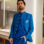 Nakuul Mehta Instagram – Ready to VADODRA 🥣🩵💙
At the 2nd IIMUN Championship

.
.

पोशाक @muksweta 
स्टाइल @stylingbyvictor 
तस्वीर @iammeetmb 
म.उ.ए @malcolm_m_fernandes 
@nilamjadhav1086