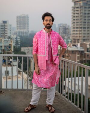 Nakuul Mehta Instagram - Kesar pista szn 🍬
