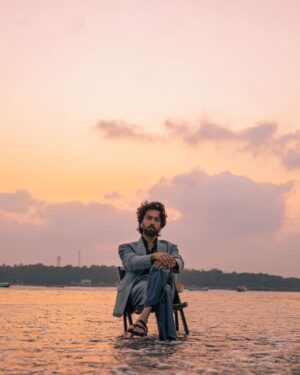 Nakuul Mehta Instagram - Laatsahaab 

🖤
.
.
.

@horilhumad x @styleitupbyaashna 

BEACH Crew

@casmirclothing @amitdhawan3451 
@labelmuslin 
@themadrastrunk 
@dazzler_accessories