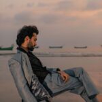 Nakuul Mehta Instagram - Laatsahaab 🖤 . . . @horilhumad x @styleitupbyaashna BEACH Crew @casmirclothing @amitdhawan3451 @labelmuslin @themadrastrunk @dazzler_accessories