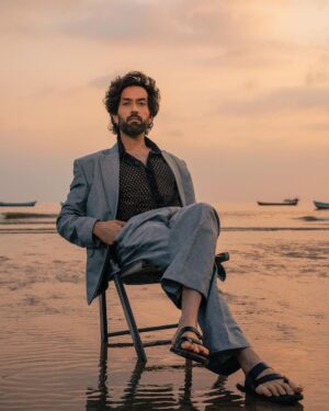 Nakuul Mehta Instagram - Laatsahaab 

🖤
.
.
.

@horilhumad x @styleitupbyaashna 

BEACH Crew

@casmirclothing @amitdhawan3451 
@labelmuslin 
@themadrastrunk 
@dazzler_accessories