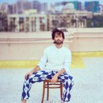 Nakuul Mehta Instagram - गाना सही लगा @dieppj ने चेयर पे बैठाया कोल्हापुरी ख़ुद पहनी बाक़ी आपके सामने है