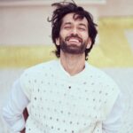 Nakuul Mehta Instagram - 🖤Chunni meri rangde lallaria🎶 . @dieppj 🤍