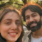 Nakuul Mehta Instagram – Here’s to love ❤️

There is something so wonderful and wholesome about partners who have seen each other grow up.. and helped each other stay children too ☺️

When I first found out that @jank_ee and @nakuulmehta have been together since they were teenagers just like @daisy_clicks and I have (for 18+ years!), it felt so beautiful and reassuring to know. Just like Nakuul spoke in this reel, in in my own relationship, Daisy earned more than me for the first few (long) years of my career, and I’d joke how she was the breadwinner of the family and I was the bread eater! But if it weren’t for her giving me the space to find my own path (that I hope I gave her too), I don’t think I’d ever have reached here. And I’m so so glad to see what we have mirrored in what Jankee and Nakuul have, and I can speak for Nakuul too when I say, we know every day how lucky we are to have it 🤗

So this video is dedicated to the women who make us the men we are.. with whom we learn every day what it is to have an equal relationship, together ❤️

🚨 Episode 3 of @beamanyaar feat. my friend and favourite man, @nakuulmehta is OUT NOW only on YouTube.com/WeAreYuvaa. Go watch it!! 🚨

Supported by @rnp_foundation 

UNFILTERED podcast available on @amazonmusicin

Associate partners @maybelline_ind & @themancompany
.
.
.
.
#WeAreYuvaa #5YearsOfYuvaa #NakuulMehta #BeAManYaar #beamanwithnikhiltaneja #beaman #talkshow #positivemasculinity #nakuulmehta #nakuuljankee #nakuulforever